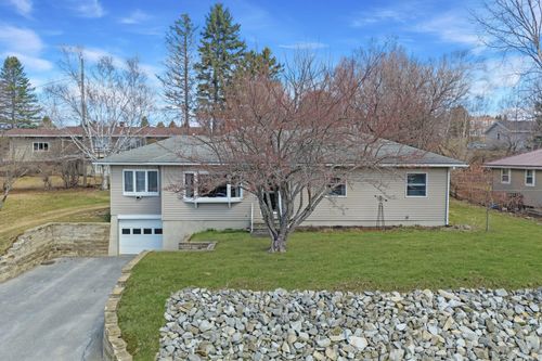 15 Home Farm Road, Caribou, ME, 04736 | Card Image