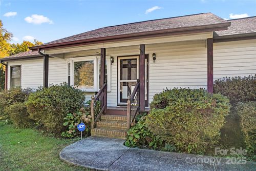 304 Autumn Dr, Harrisburg, NC, 28075-9492 | Card Image