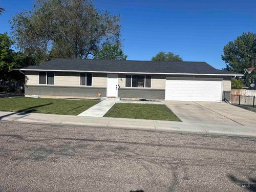 353 S Ash Ave, Kuna, ID, 83634 | Card Image