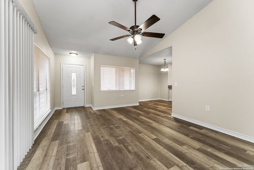 8004 Laurel Bnd, San Antonio, TX, 78250-2816 | Card Image