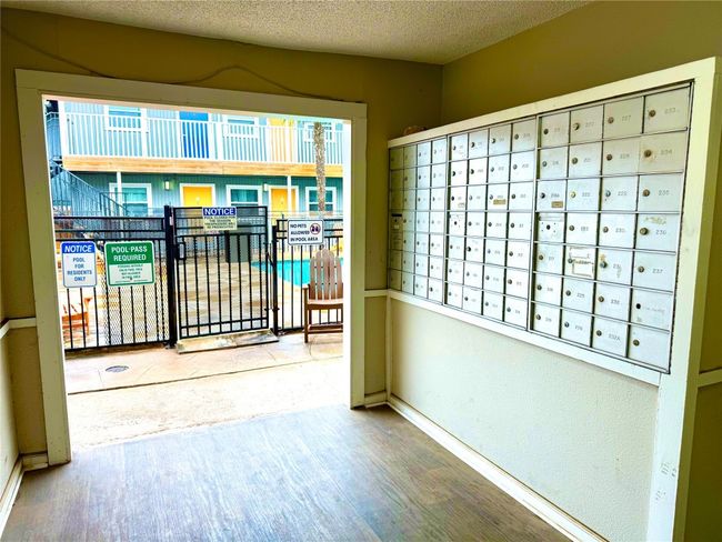 APT-132 - 2401 Manor Rd, Condo with 1 bedrooms, 1 bathrooms and 1 parking in Austin TX | Image 9