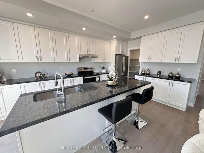 13 Guardhouse Cres, House attached with 4 bedrooms, 4 bathrooms and null parking in Markham ON | Image 8