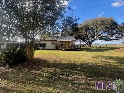 123 Baker St, House other with 2 bedrooms, 1 bathrooms and null parking in Napoleonville LA | Image 2