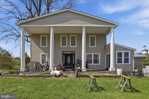 1264 Tearcoat Rd, Augusta, WV, 26704-2732 | Card Image