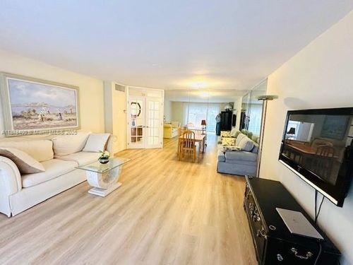 apt-204-500 Ne 14th Ave, Hallandale Beach, FL, 33009-3614 | Card Image