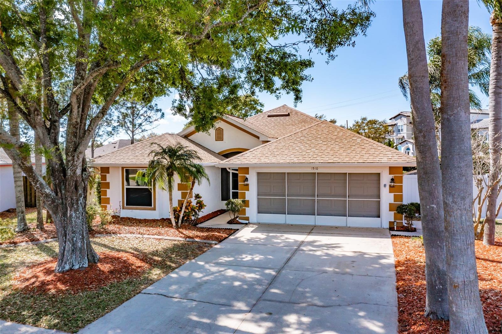 Oracle Dr, Sun City Center, FL 33573