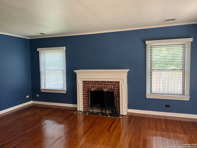 Wood burning fireplace | Image 18