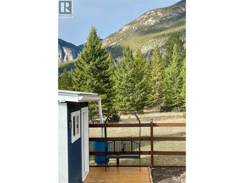 5174 Lambert Rd, Invermere, BC, V0A1K2 | Card Image