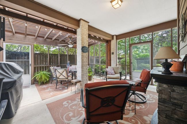 Beautiful screened in porch | Image 5