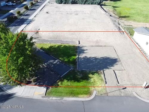 801 Fountain Blvd, Zillah, WA, 98953-9191 | Card Image