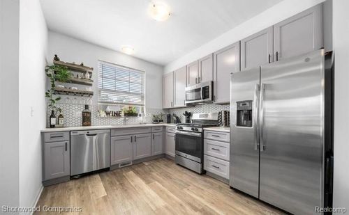 1-550 Parkdale Ln, Ferndale, MI, 48220-2964 | Card Image