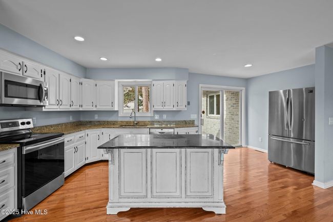 565 Lake Forest Dr Se, House other with 3 bedrooms, 3 bathrooms and 2 parking in Pinehurst NC | Image 13
