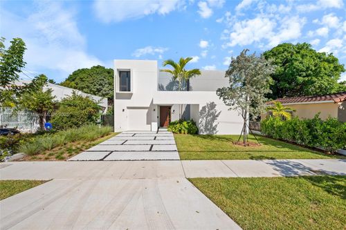 2127 Sw 11th Ter, Miami, FL, 33135-5005 | Card Image