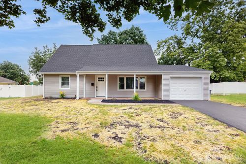 17 Tamarack Rd, Somerset, NJ, 08873-2922 | Card Image