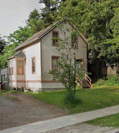 350 Keary St, New Westminster, BC, V3L3L3 | Card Image