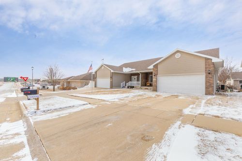 3758 Pheasant Lane, Waterloo, IA, 50701 | Card Image