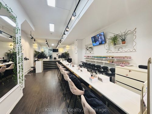 680 Queen St W, Toronto, ON, M6J1E5 | Card Image