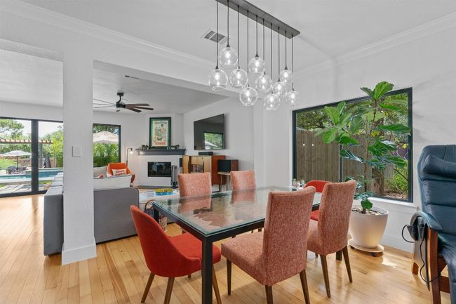 10933 Beachmont Ln, House other with 5 bedrooms, 3 bathrooms and 2 parking in Austin TX | Image 5