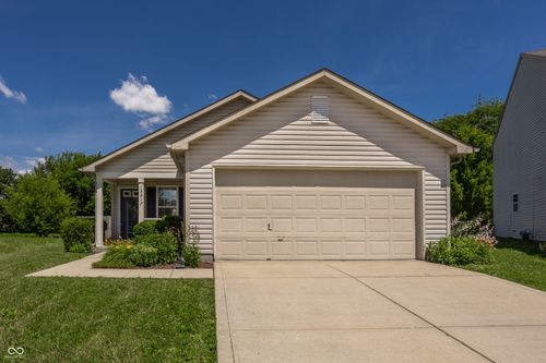 15517 Wandering Way, Noblesville, IN, 46060-8009 | Card Image