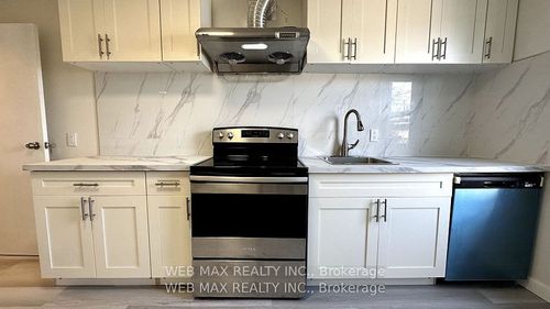 c-907 St Clarens Ave, Toronto, ON, M6H3X5 | Card Image