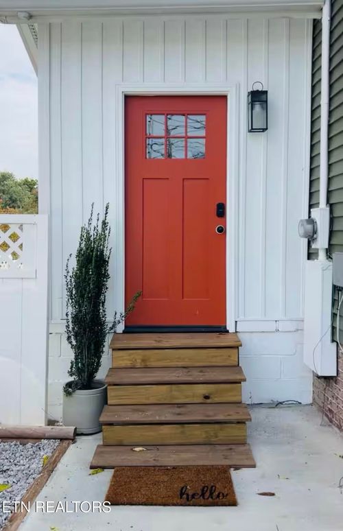 3500 Sevier Ave, Knoxville, TN, 37920-3352 | Card Image