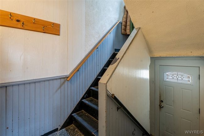 Side Entrance to Upper Unit | Image 17