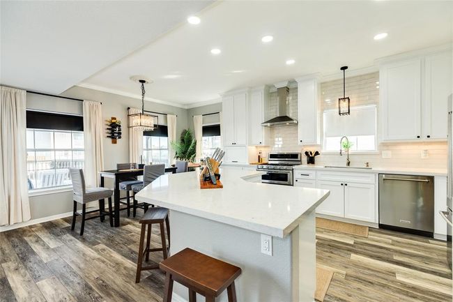 Sellers installed a new vent hood and replaced all the light fixtures | Image 13