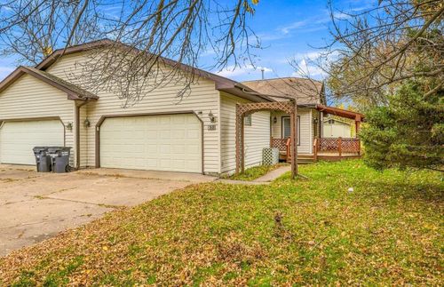 550 W 10th St, Rush City, MN, 55069-9014 | Card Image
