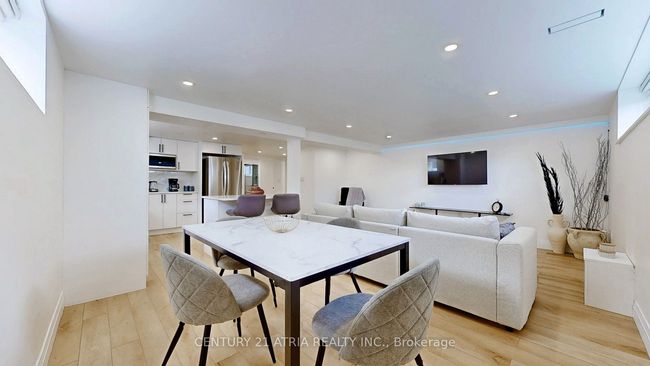 24 Collins Cres, House other with 5 bedrooms, 3 bathrooms and 6 parking in Aurora ON | Image 26