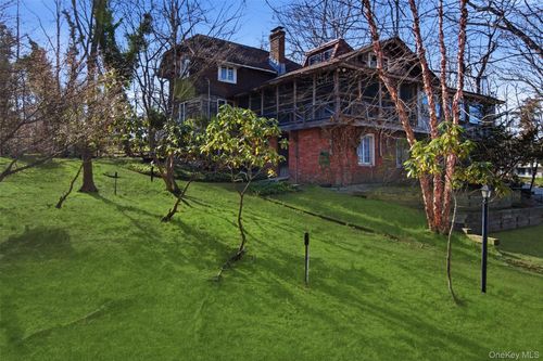 10 Tagliabue Road, Brookhaven, NY, 11786 | Card Image