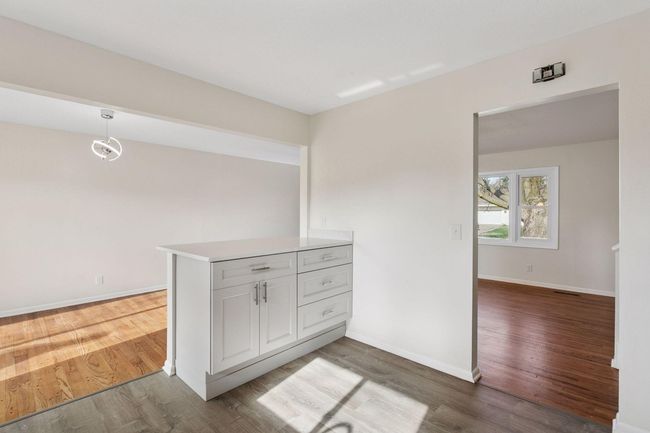 Kitchen Island | Image 9