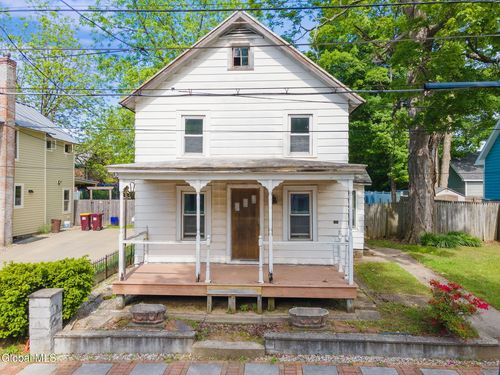 28 Warren St, Saratoga Springs, NY, 12866-2519 | Card Image