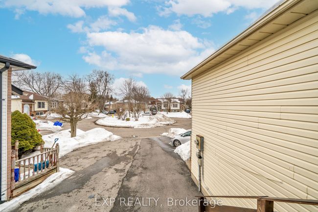 679 Frobisher Crt, House attached with 5 bedrooms, 3 bathrooms and 4 parking in Oshawa ON | Image 21