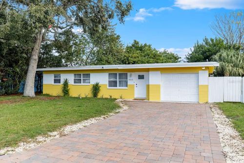 8215 Quail Rd, SEMINOLE, FL, 33777-3427 | Card Image