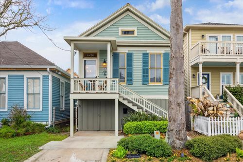 1426 Avenue M, Galveston, TX, 77550-6051 | Card Image