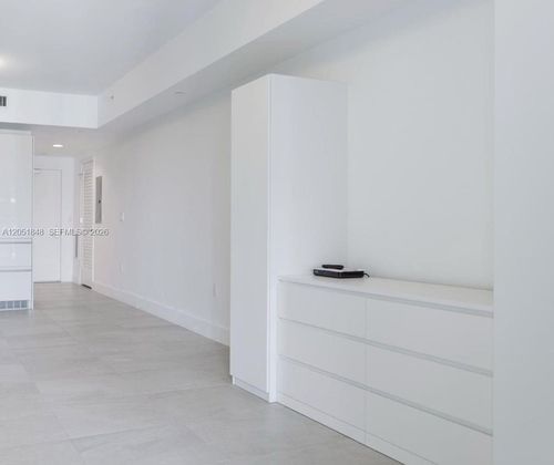 3210-1010 Brickell Ave, Miami, FL, 33131-3757 | Card Image
