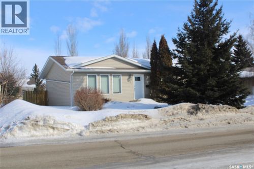 27 Morrison Dr, Yorkton, SK, S3N3W5 | Card Image