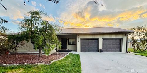 608 Golden St, Oroville, WA, 98844-9483 | Card Image