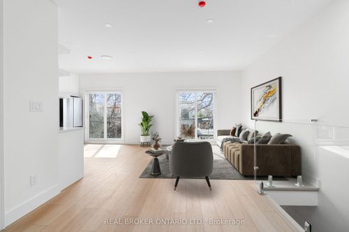 laneway-21 Farnham Ave, Toronto, ON, M4V1H6 | Card Image