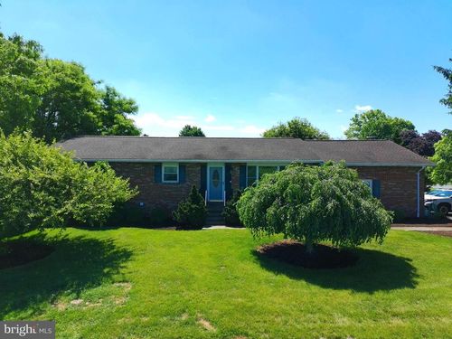 15 Lippizan Drive, CHAMBERSBURG, PA, 17202 | Card Image