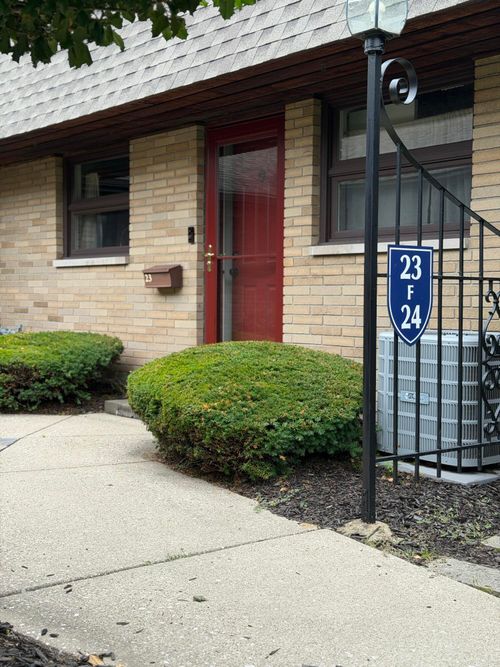 f23-2727 S Lakeshore Dr, Saint Joseph, MI, 49085-2661 | Card Image
