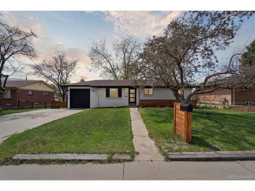 2840 Cottonwood Dr, Denver, CO, 80221-3211 | Card Image