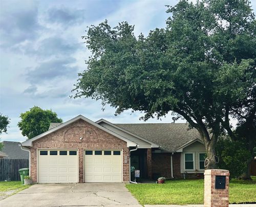 6852 Megan Ln, North Richland Hills, TX, 76182-4442 | Card Image