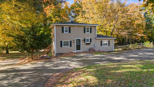 914 Chamberlain Hwy, Berlin, CT, 06037-2902 | Card Image