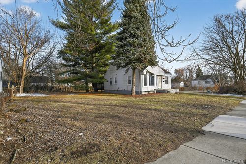 7296 Dacosta, Detroit, MI, 48239-1003 | Card Image