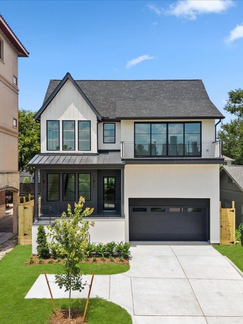 1718 White Oak Dr, Houston, TX, 77009-7538 | Card Image