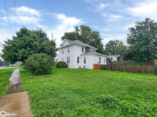 102 Johnston St, Gladbrook, IA, 50635-7721 | Card Image