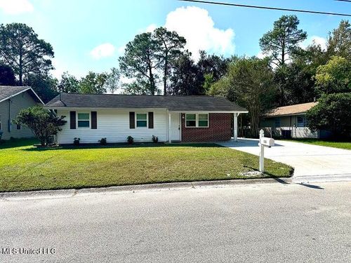 125 Linda Cir, Ocean Springs, MS, 39564-4111 | Card Image