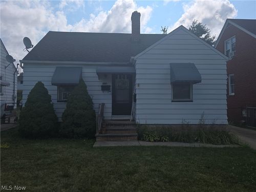 4667 E 86th St, Garfield Heights, OH, 44125-1329 | Card Image