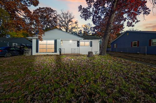 94 Wren Rd, Carpentersville, IL, 60110-1635 | Card Image